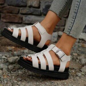 Steve Madden • white fisherman sandals